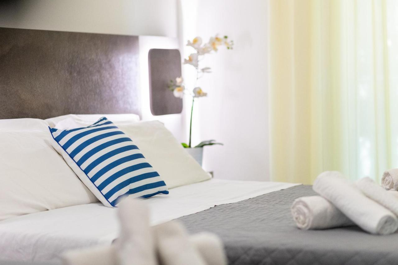 Hotel Condor-New 2024-Con Piscina ريتشيوني المظهر الخارجي الصورة